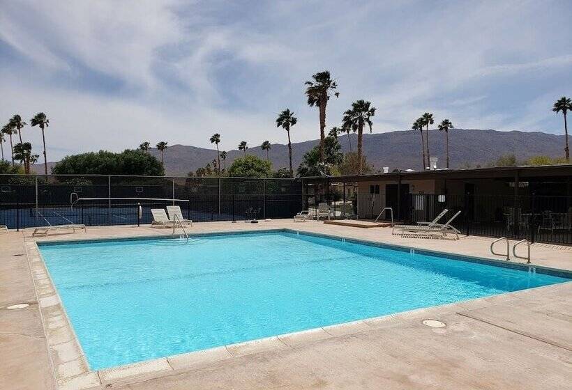 ホテル Borrego Springs Embassy