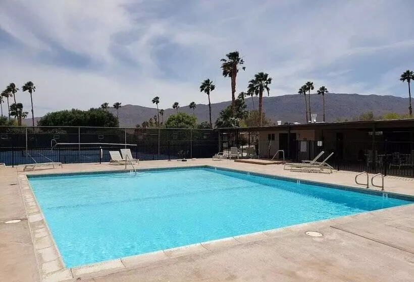 هتل Borrego Springs  Embassy