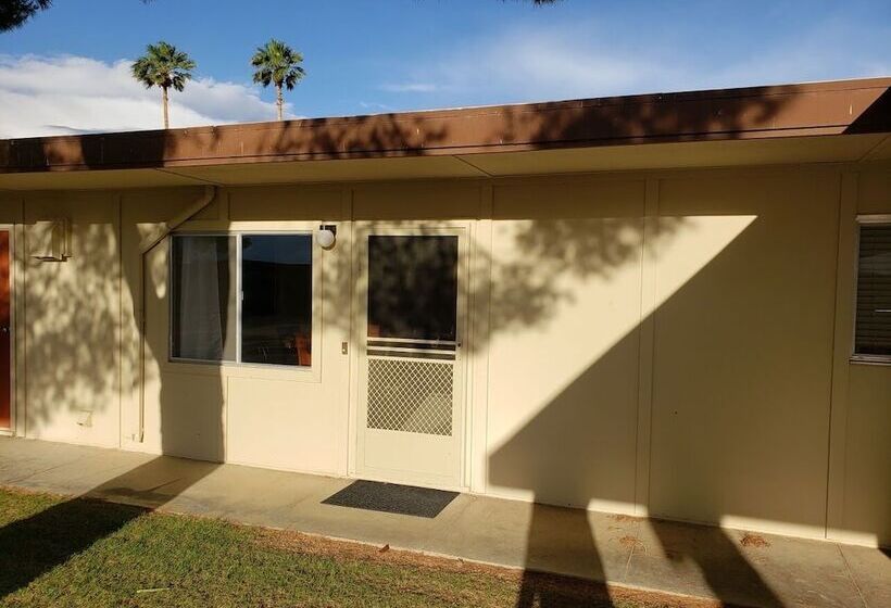 ホテル Borrego Springs Embassy