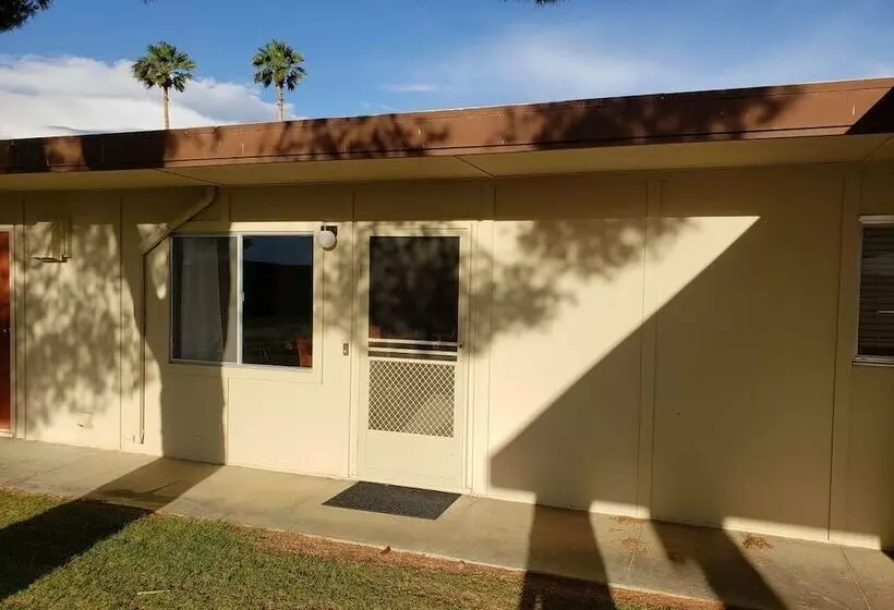 هتل Borrego Springs  Embassy