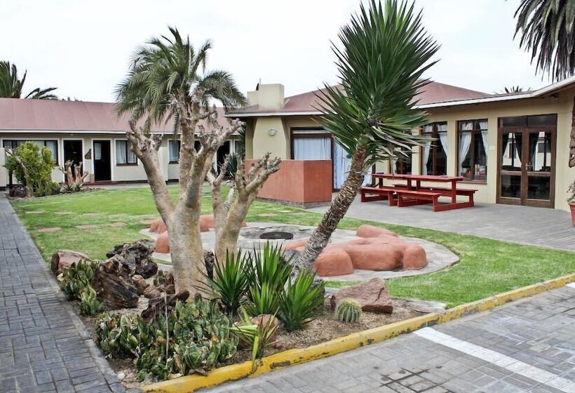 هتل The Countyard