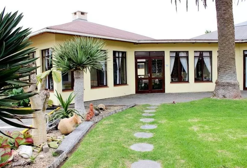 هتل The Countyard