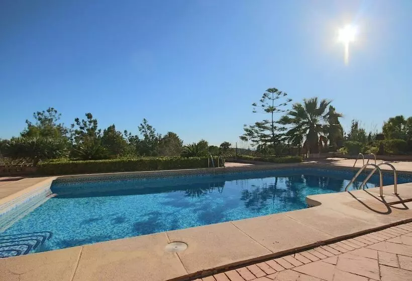 Private 4 Bedroom Villa W/ Pool, Summer Kitchen & Expansive Living Space