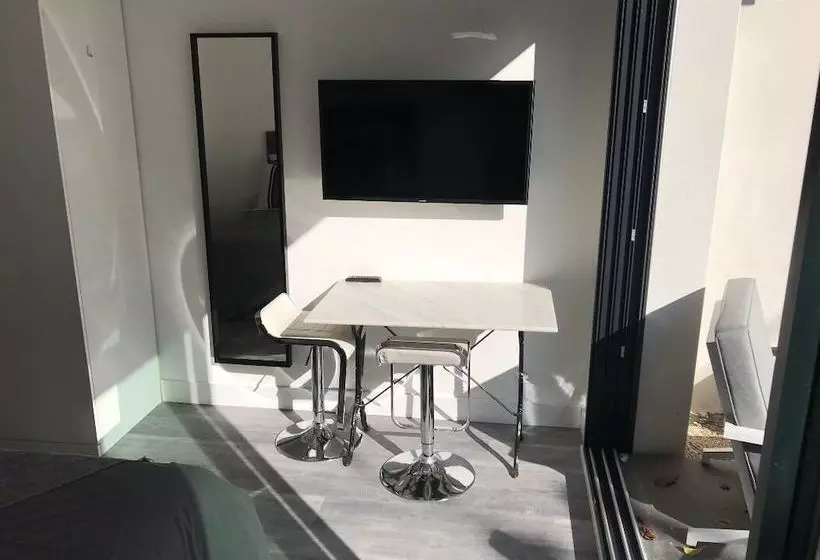 Studio Au Calme Et Indépendant Tassindemilalune