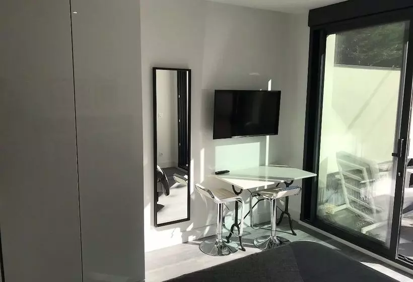 Studio Au Calme Et Indépendant Tassindemilalune
