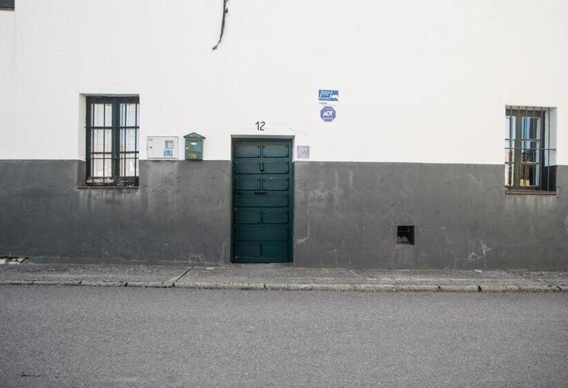 Spacious House With Garden In Sardon De Duero