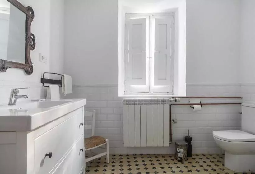 Spacious House With Garden In Sardon De Duero