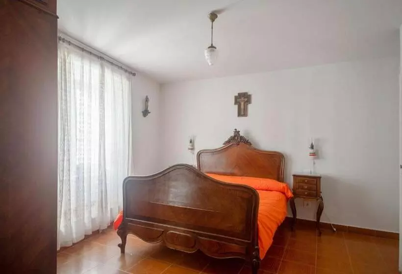 Spacious House With Garden In Sardon De Duero