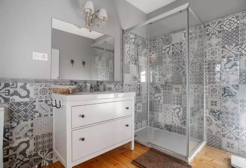 Spacious House With Garden In Sardon De Duero