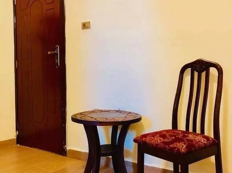تختخواب و صبحانه Addis Amba Guest House