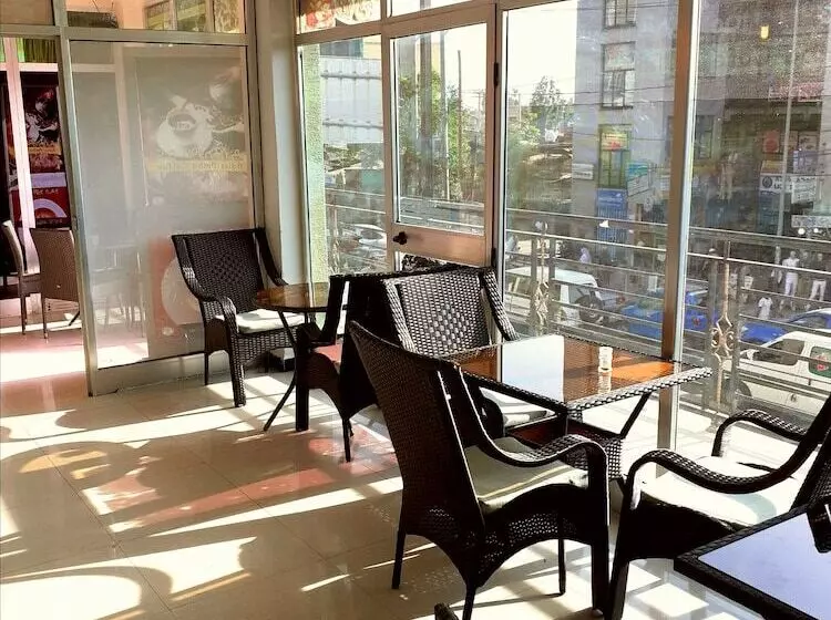 تختخواب و صبحانه Addis Amba Guest House