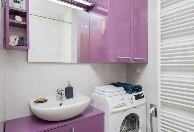 Cute And Sunny Studio In Zagreb With Balcony & Free Parking