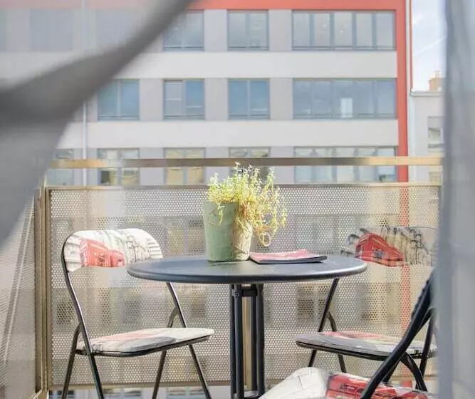 Cute And Sunny Studio In Zagreb With Balcony & Free Parking
