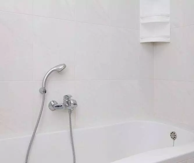 Cute And Sunny Studio In Zagreb With Balcony & Free Parking