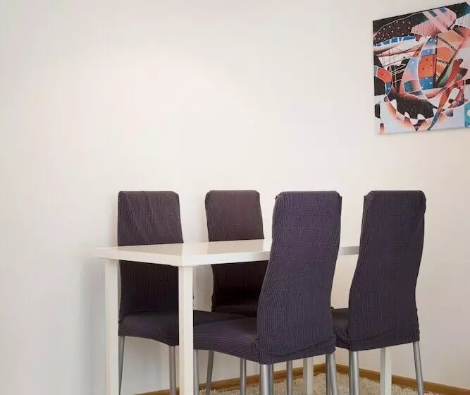 Cute And Sunny Studio In Zagreb With Balcony & Free Parking
