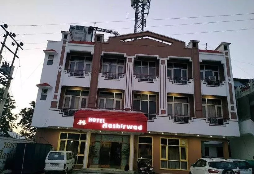 ホテル Aashirwad