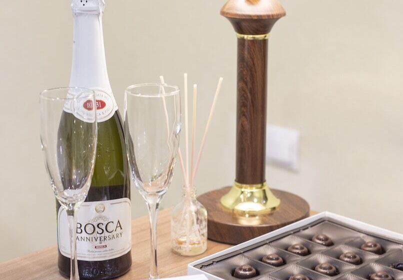 ホテル Gold Inn By Academia