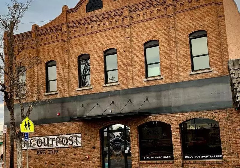 ホテル The Outpost