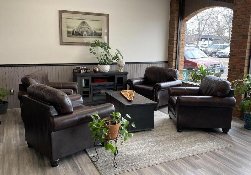 فندق The Outpost