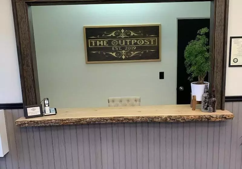 ホテル The Outpost