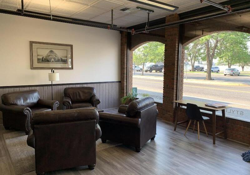 فندق The Outpost