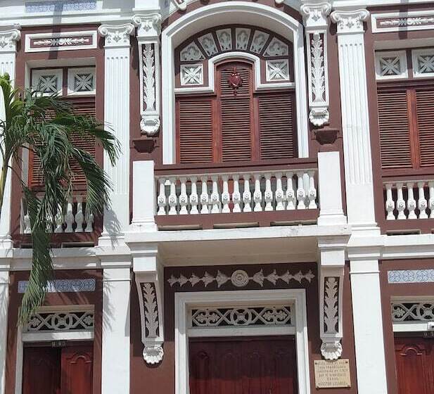 هاستل Luka Cartagena