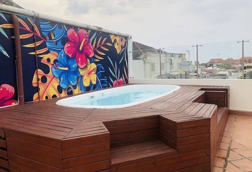 هاستل Luka Cartagena