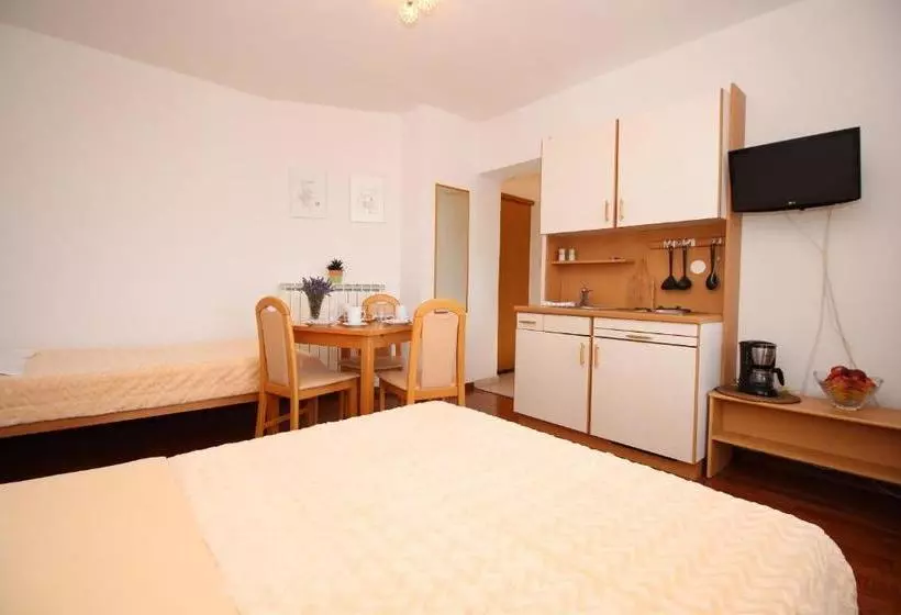 Apartments Ivona 4