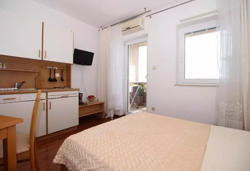 Apartments Ivona 4