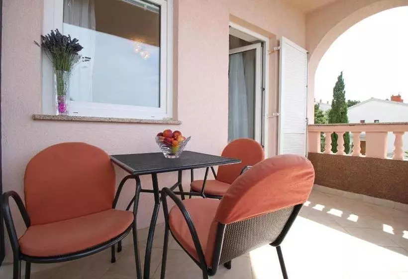 Apartments Ivona 4