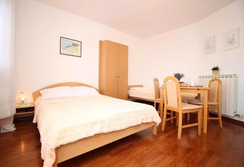 Apartments Ivona 4