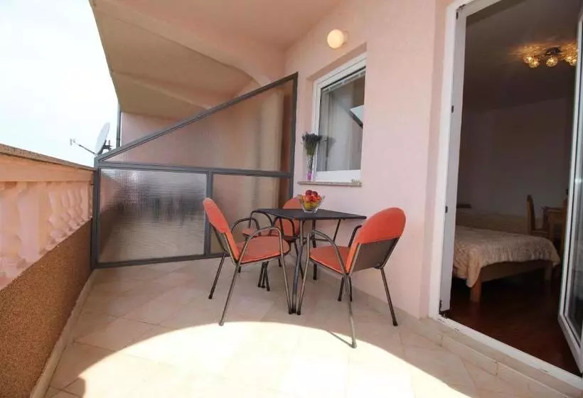 Apartments Ivona 4