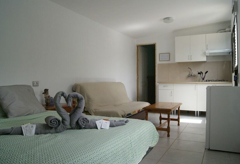 هتل Camping Invernaderito