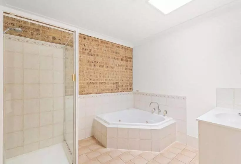 1 39 Leonard Ave   Comfort, Space And Wi Fi