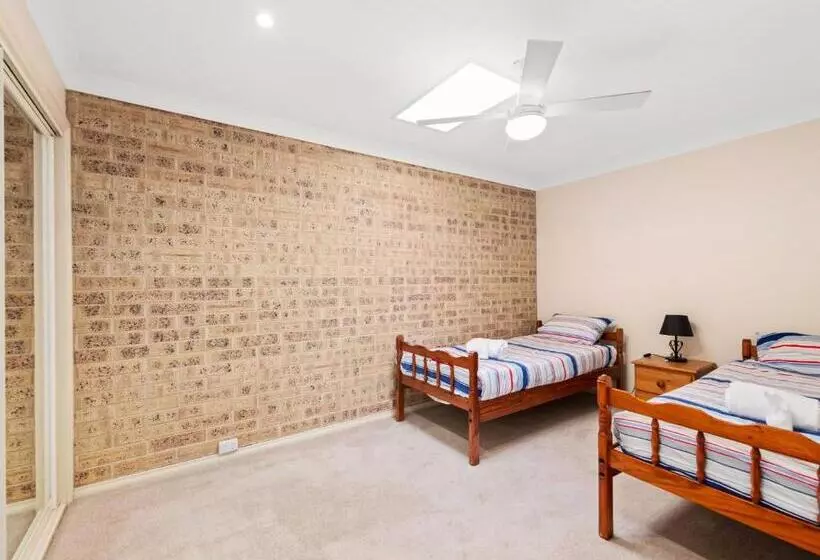 1 39 Leonard Ave   Comfort, Space And Wi Fi