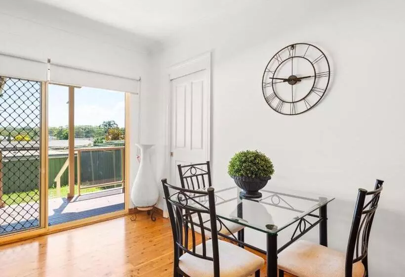 1 39 Leonard Ave   Comfort, Space And Wi Fi