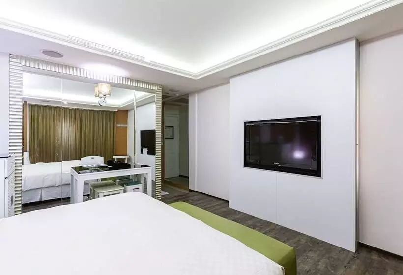 168 Motel  Pingzhen