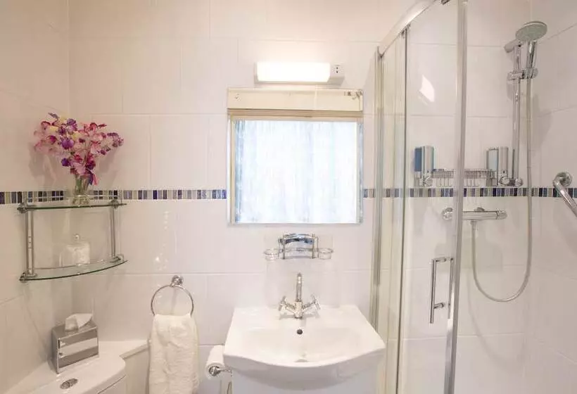 Albany House Bed And Breakfast