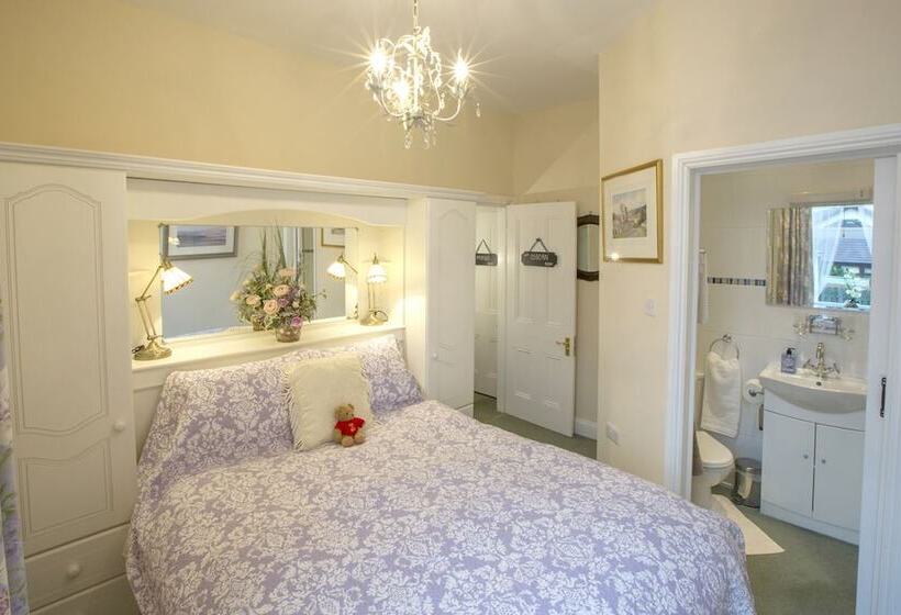 Albany House Bed And Breakfast