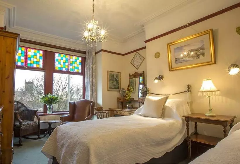 Albany House Bed And Breakfast