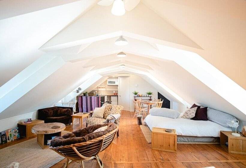 فندق فئة نجمة واحدة L'auberge Du Qg