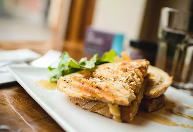 Hostelli L'auberge Du Qg