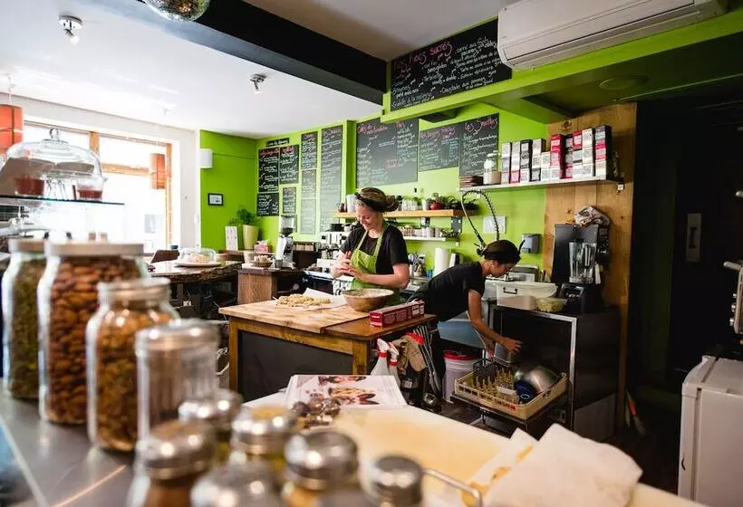 Hostelli L'auberge Du Qg