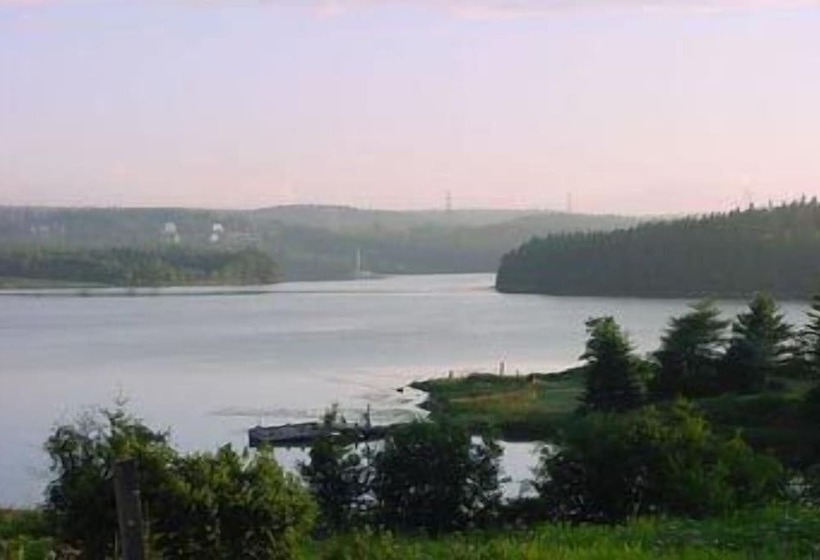 酒店 Bras D'or Lakes Inn