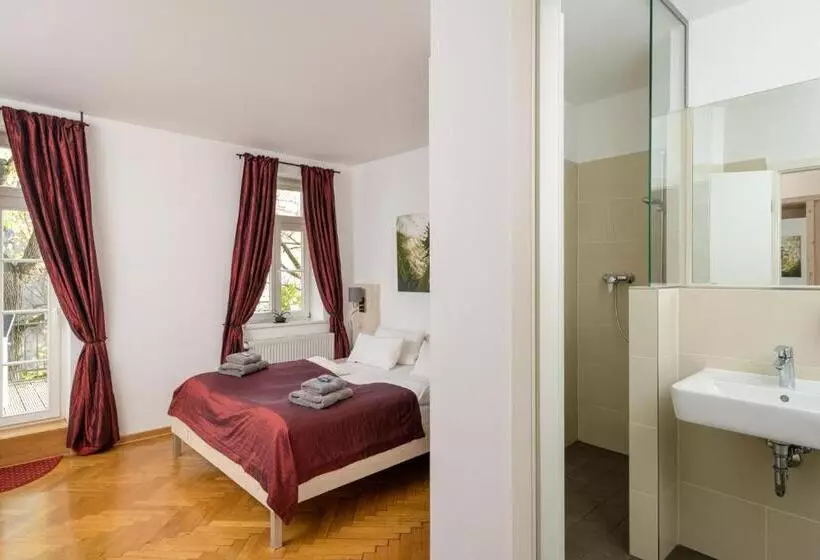 Hotelli Pension Kleine Residenz