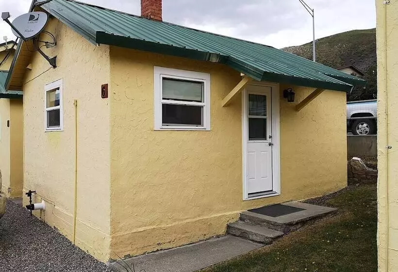 モーテル Yellowstone Riverside Cottages