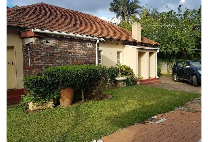 پانسیون Intercom Lodge