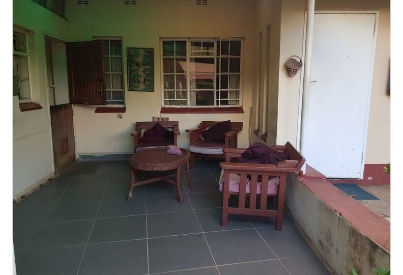 پانسیون Intercom Lodge