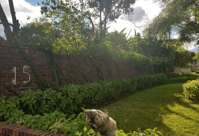 پانسیون Intercom Lodge