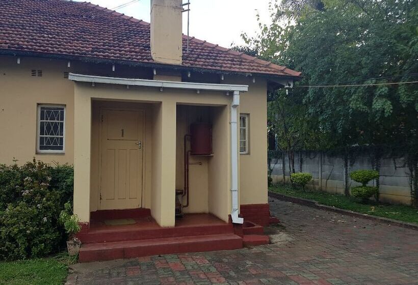 پانسیون Intercom Lodge